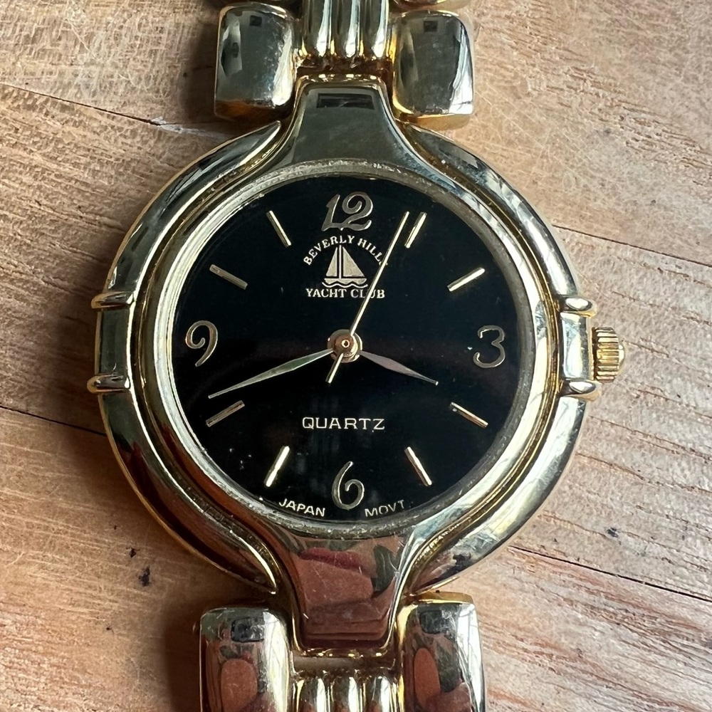 Beverly Hills yacht club black dial gold tone watch NEW BATTERY